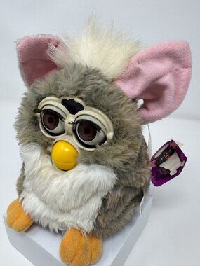 Vintage 1998 Tiger Electronics Furby Gray White Plush Toy w Tags NO WRKING